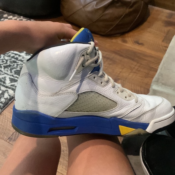 Jordan 5 and Jordan 6 - Picture 2 of 9